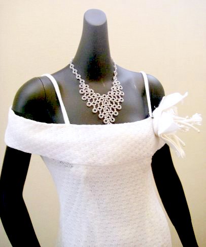 �T�[�N���@�L���[�r�b�N�W���R�j�A�̃l�b�N���X