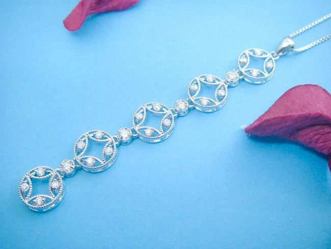 �L���[�r�b�N�W���R�j�A�@�y���_���g