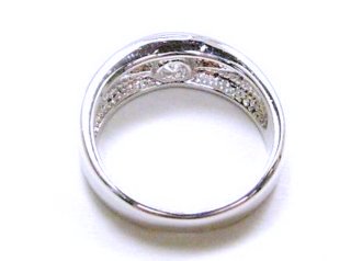 �L���[�r�b�N�W���R�j�A�̃����O