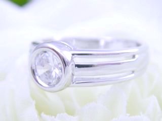 �L���[�r�b�N�W���R�j�A�̃����O�i�w�ցj