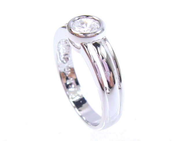 �L���[�r�b�N�W���R�j�A�̃����O�i�w�ցj