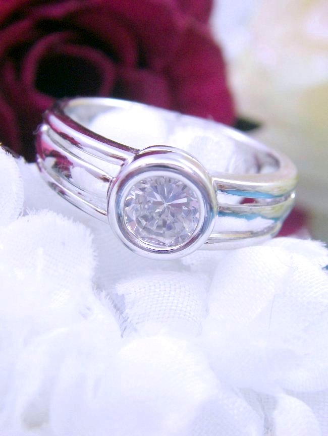 �L���[�r�b�N�W���R�j�A�̃����O�i�w�ցj