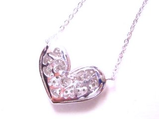 �n�[�g�E�p���F�@�y���_���g�E�l�b�N���X�@�L���[�r�b�N�W���R�j�A�E�A�N�Z�T���[