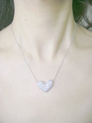 �n�[�g�E�p���F�@�y���_���g�E�l�b�N���X�@�L���[�r�b�N�W���R�j�A�E�A�N�Z�T���[