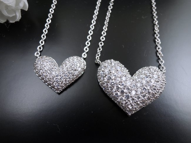 �n�[�g�E�p���F�@�y���_���g�E�l�b�N���X�@�L���[�r�b�N�W���R�j�A�E�A�N�Z�T���[