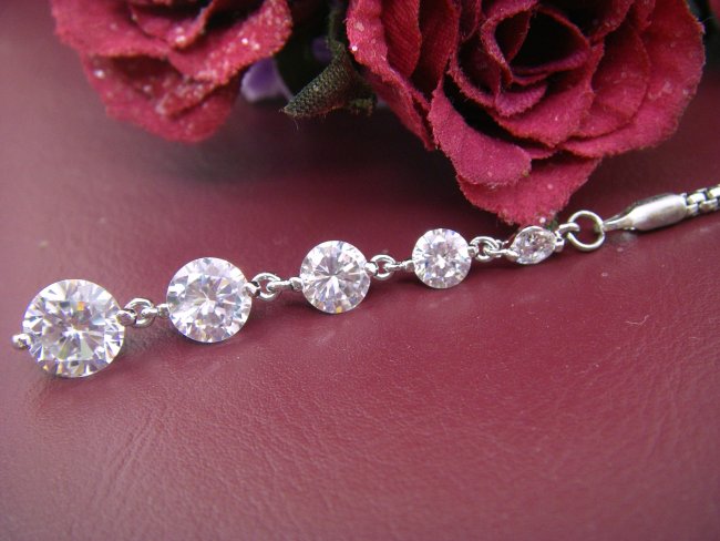 �L���[�r�b�N�W���R�j�A�@�g�уX�g���b�v