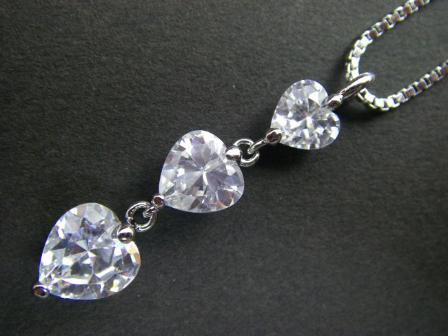 �n�[�g�@�A�N�Z�T���[