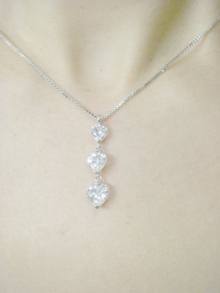 �n�[�g�@�A�N�Z�T���[