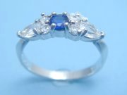 �L���[�r�b�N�W���R�j�A�i�����O�j