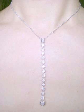 �����O�l�b�N���X�@�L���[�r�b�N�W���R�j�A�E�A�N�Z�T���[