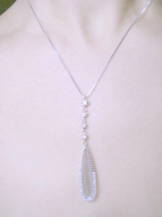 �L���[�r�b�N�W���R�j�A�̃����O�E�y���_���g