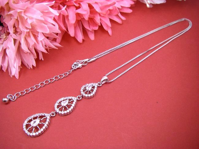 �L���[�r�b�N�W���R�j�A�E�y���_���g�E�A�N�Z�T���[