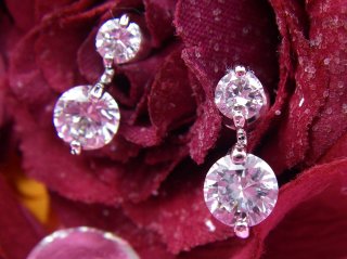 �L���[�r�b�N�W���R�j�A�E�A�N�Z�T���[�@�s�A�X