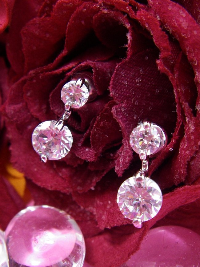 �L���[�r�b�N�W���R�j�A�E�A�N�Z�T���[�@�s�A�X