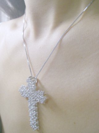 �\���ˁ@�N���X�E�y���_���g�@�L���[�r�b�N�W���R�j�A�̃y���_���g