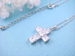 �\���ˁ@�N���X�E�y���_���g�@�L���[�r�b�N�W���R�j�A�̃y���_���g