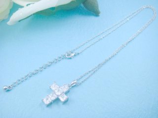 �\���ˁ@�N���X�E�y���_���g�@�L���[�r�b�N�W���R�j�A�̃y���_���g