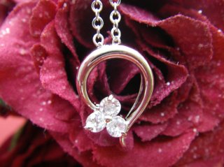 �L���[�r�b�N�W���R�j�A�E�A�N�Z�T���[�@�y���_���g