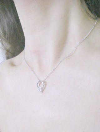 �L���[�r�b�N�W���R�j�A�E�A�N�Z�T���[�@�y���_���g