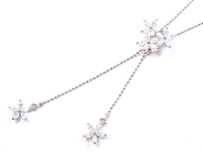 �L���[�r�b�N�W���R�j�A�̃y���_���g�@�t�����[���`�[�t