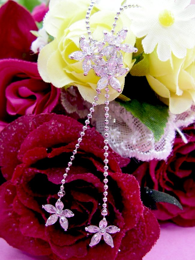 �L���[�r�b�N�W���R�j�A�̃y���_���g�@�t�����[���`�[�t