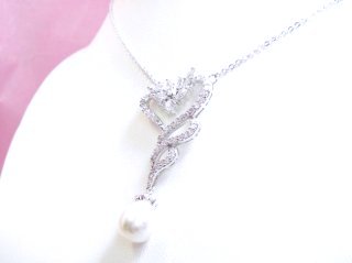 �}�W�����J�p�[���ƃL���[�r�b�N�W���R�j�A�̃y���_���g