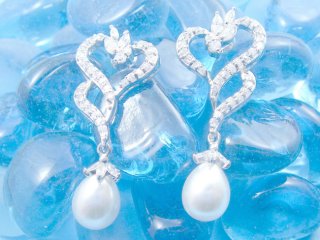 �}�W�����J�p�[���ƃL���[�r�b�N�W���R�j�A�̃C�������O�@�s�A�X