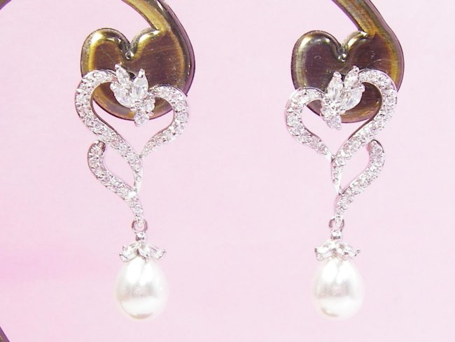 �}�W�����J�p�[���ƃL���[�r�b�N�W���R�j�A�̃s�A�X