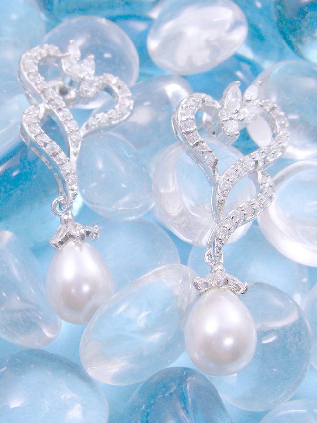 �}�W�����J�p�[���ƃL���[�r�b�N�W���R�j�A�A�N�Z�T���[�@