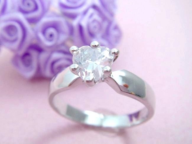 �n�[�g�V�F�C�v�@�L���[�r�b�N�W���R�j�A�@�����O