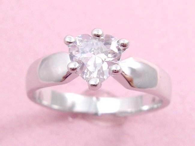 �n�[�g�V�F�C�v�@�L���[�r�b�N�W���R�j�A�@�����O