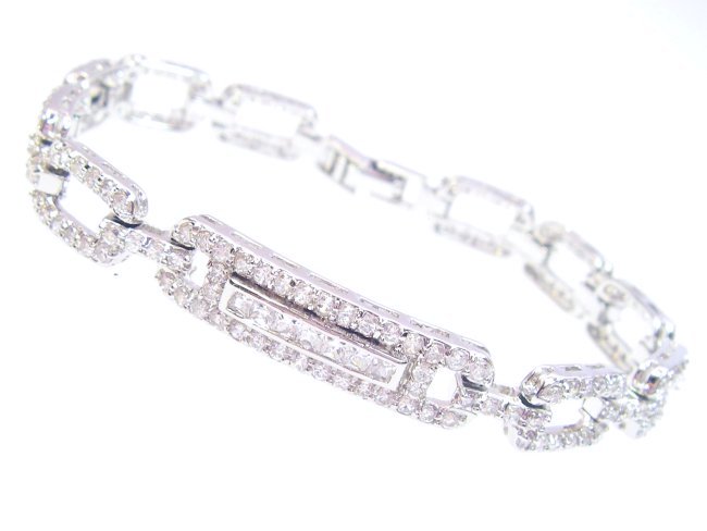 �L���[�r�b�N�W���R�j�A�@�u���X���b�g