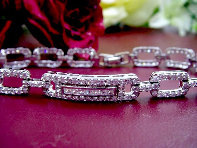 �L���[�r�b�N�W���R�j�A�@�u���X���b�g