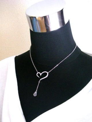 CZ�@SV�@�L���[�r�b�N�W���R�j�A�̃y���_���g�E�l�b�N���X