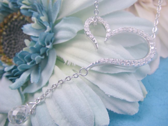 �L���[�r�b�N�W���R�j�A�@�y���_���g�E�l�b�N���X