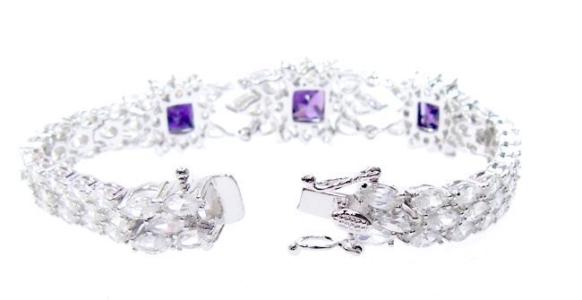 �S�[�W���X�ȃu���X���b�g�@�L���[�r�b�N�W���R�j�A�E�A�N�Z�T���[