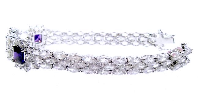 �S�[�W���X�ȃu���X���b�g�@�L���[�r�b�N�W���R�j�A�E�A�N�Z�T���[