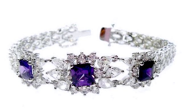 �S�[�W���X�ȃu���X���b�g�@�L���[�r�b�N�W���R�j�A�E�A�N�Z�T���[