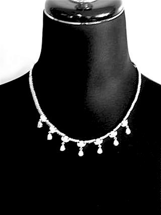 �L���[�r�b�N�W���R�j�A�@�l�b�N���X�@�t�����[���`�[�t