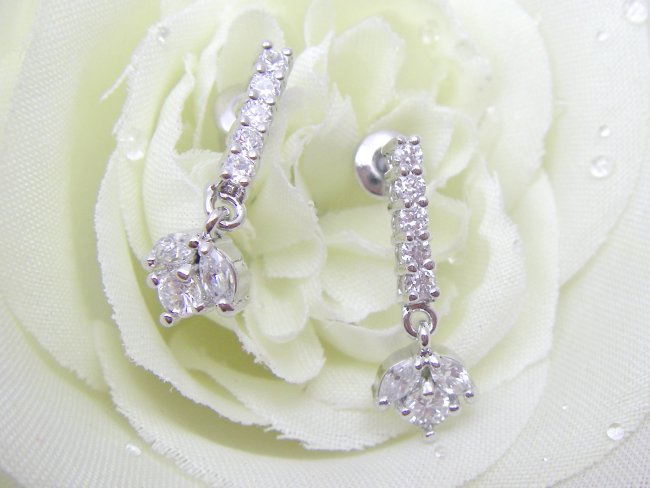 CZ �L���[�r�b�N�W���R�j�A�E�C�������O�E�A�N�Z�T���[