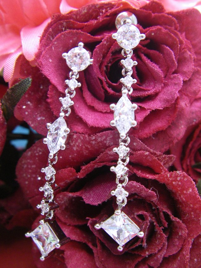 �L���[�r�b�N�W���R�j�A�E�A�N�Z�T���[�@�����O�s�A�X