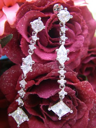 �L���[�r�b�N�W���R�j�A�E�A�N�Z�T���[�@�����O�s�A�X