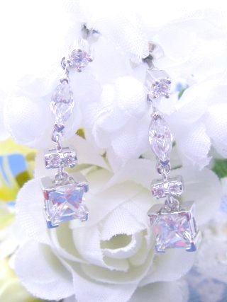 �L���[�r�b�N�W���R�j�A�E�A�N�Z�T���[�@�C�������O