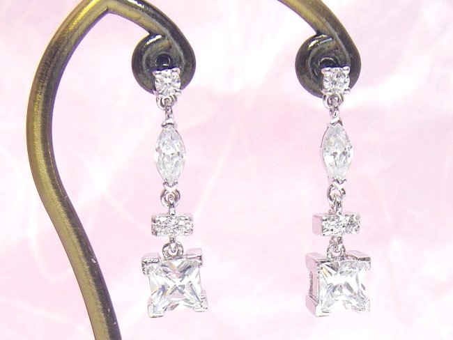 �L���[�r�b�N�W���R�j�A�E�A�N�Z�T���[�@�C�������O