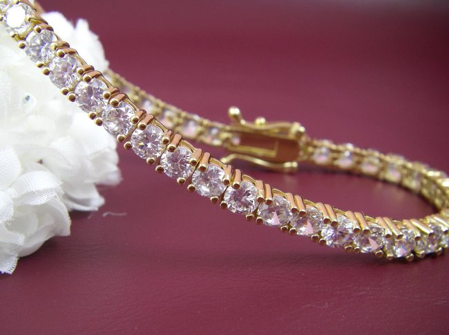 �S�[���h�@�e�j�X�u���X���b�g�@�L���[�r�b�N�W���R�j�A�E�A�N�Z�T���[