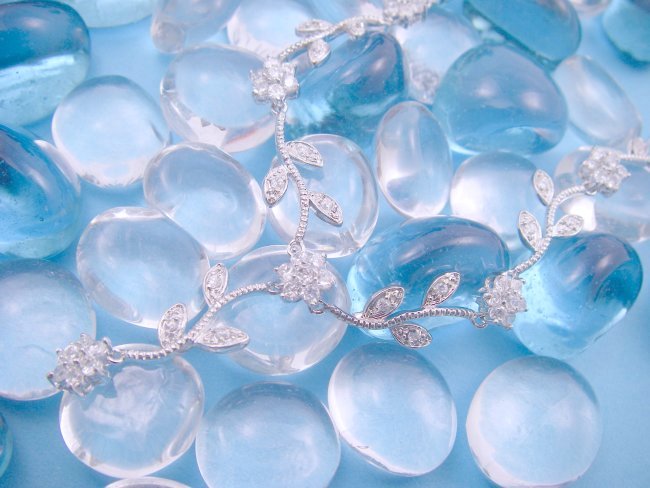 �L���[�r�b�N�W���R�j�A�E�A�N�Z�T���[�@�t�����[���`�[�t�@�l�b�N���X