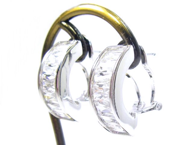 �L���[�r�b�N�W���R�j�A�E�A�N�Z�T���[�@�t�[�v�s�A�X