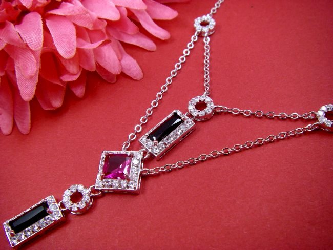 �L���[�r�b�N�W���R�j�A�@�u���b�N�@���b�h�@�l�b�N���X