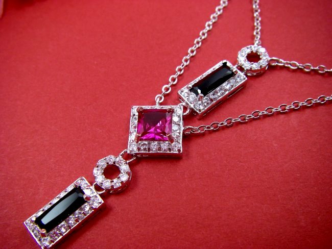 �L���[�r�b�N�W���R�j�A�@�u���b�N�@���b�h�@�l�b�N���X