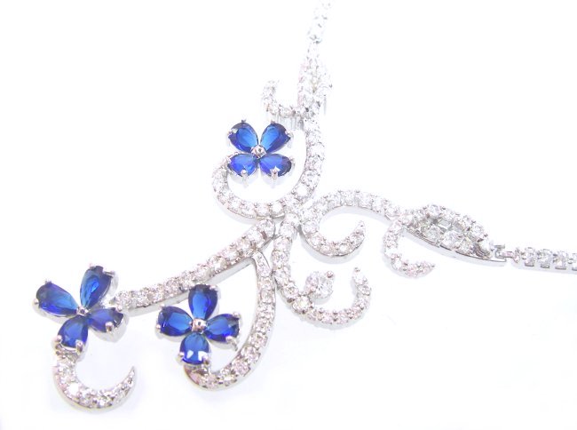 �L���[�r�b�N�W���R�j�A�@�l�b�N���X